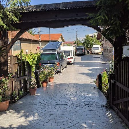 Camping Robinson Country Club Oradea Exterior foto