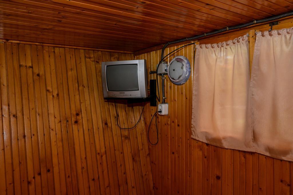 Camping Robinson Country Club Oradea Habitación foto
