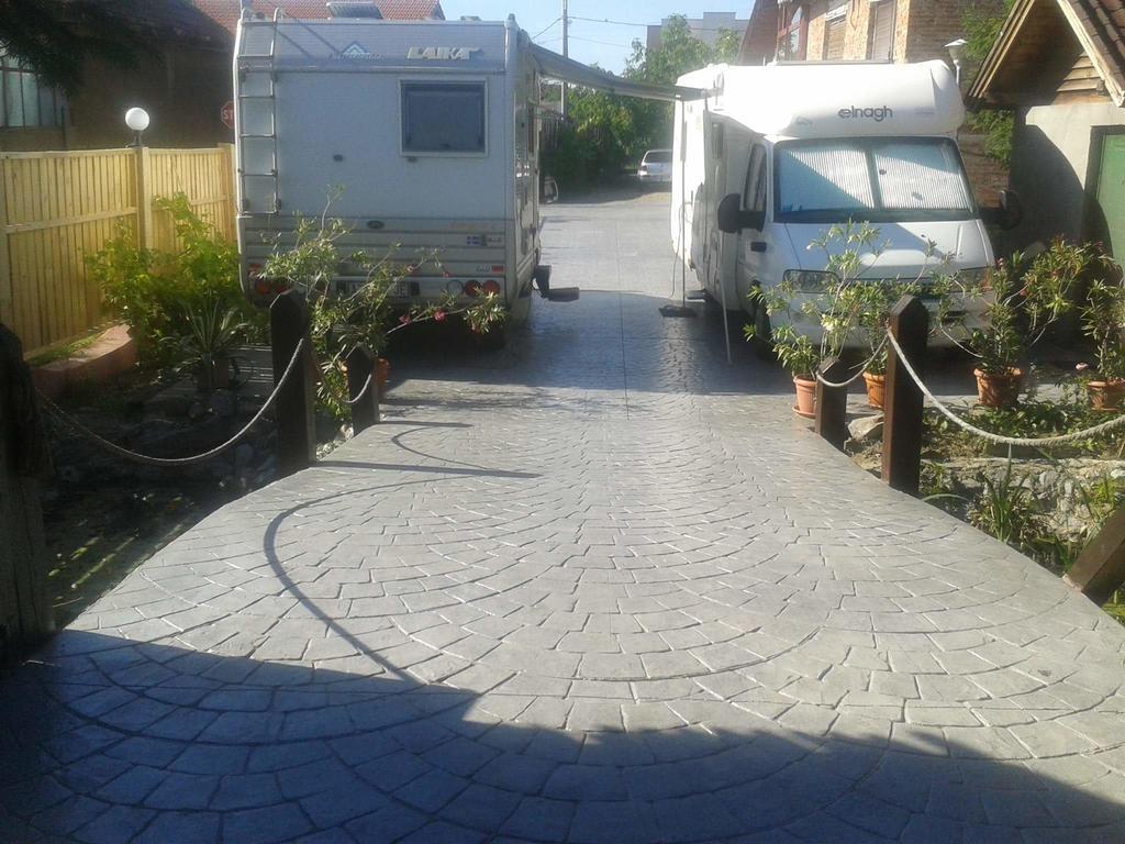 Camping Robinson Country Club Oradea Exterior foto