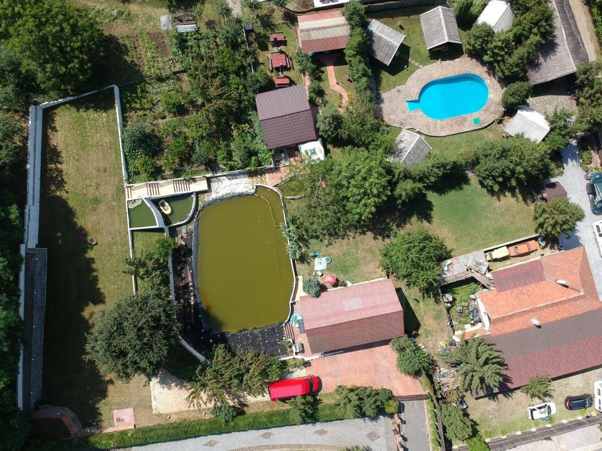 Camping Robinson Country Club Oradea Exterior foto